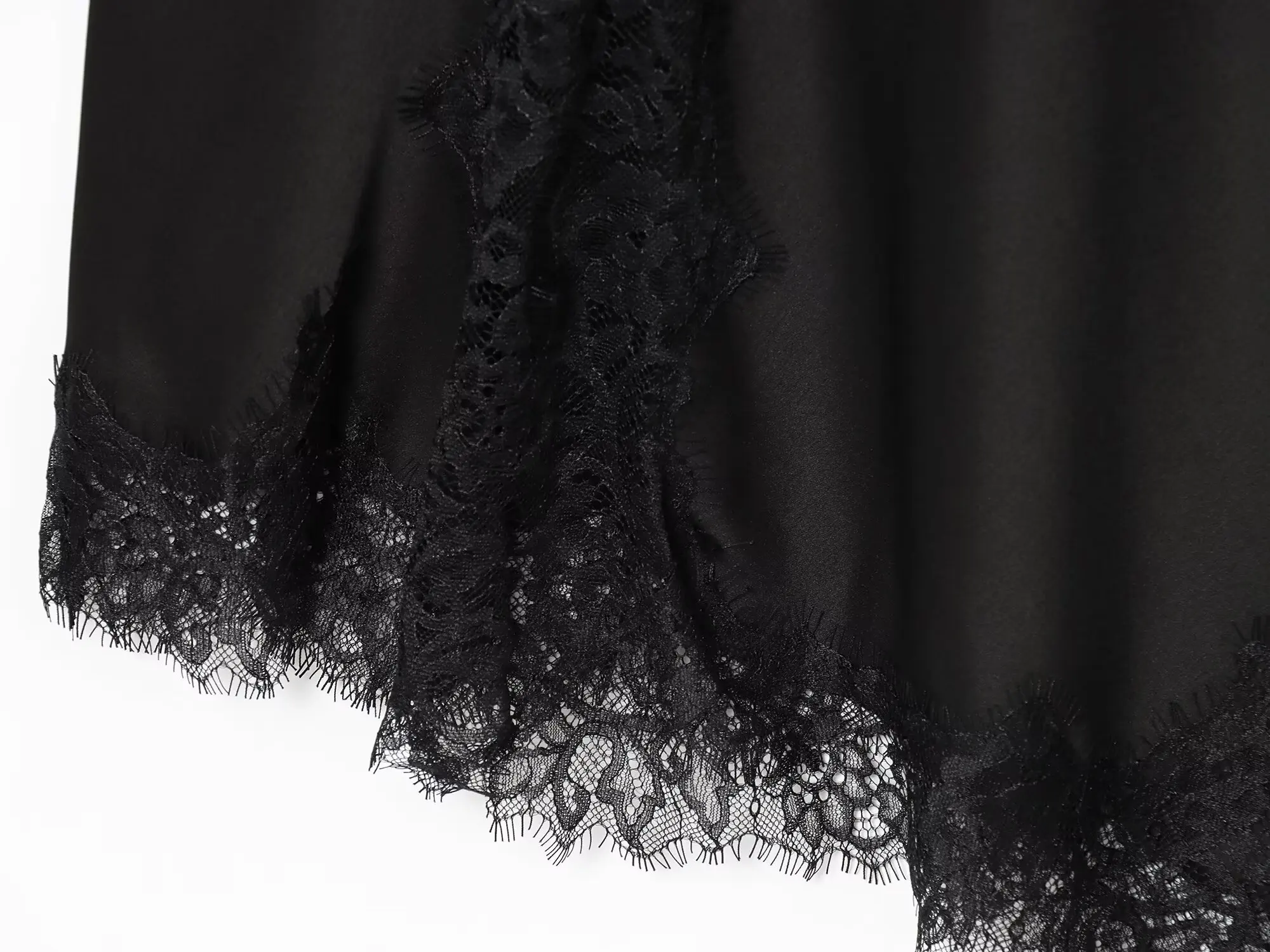 2025, met kant versierde zijdesatijn, getextureerde jurk, modieus afslankend, nieuwe stijl voor de herfst, prachtig vervaardigde kantstof, Stage Co