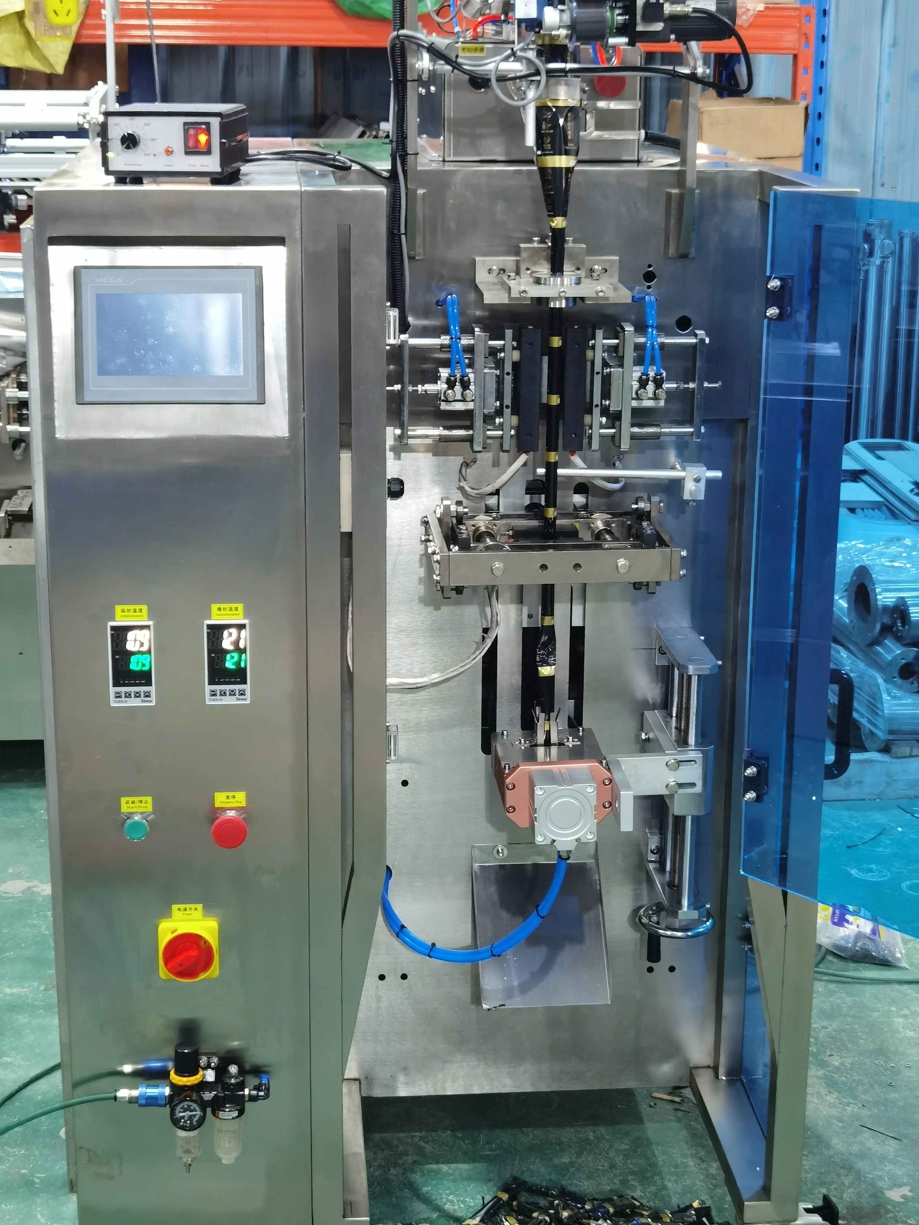 Sachet Water Filling and Sealing Packing Machine Beverage Juice Milk Sachet Bag Pouch Water Liquid Filling Packaging Machine