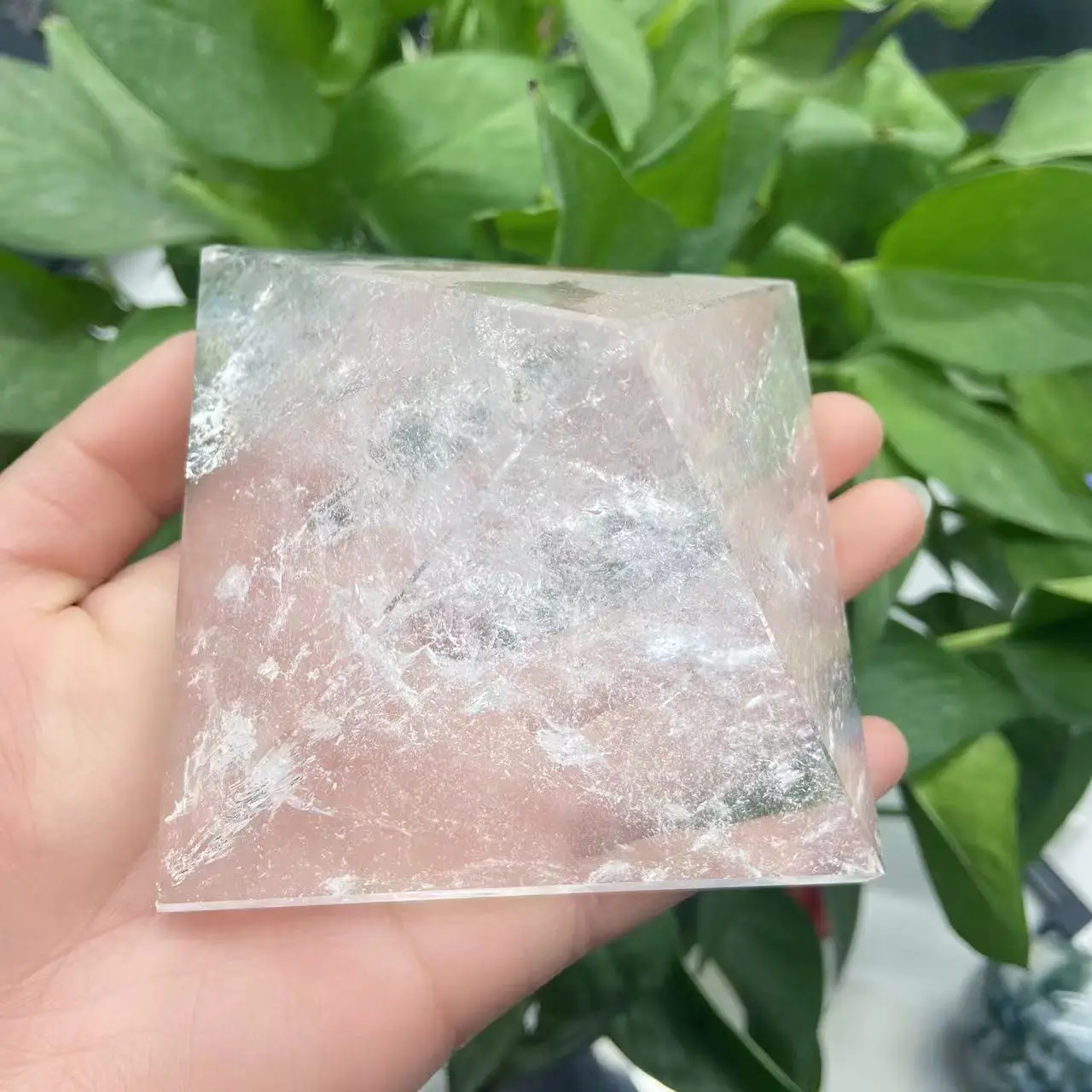 Natural transparent quartz Crystal Pyramid Clear Reiki Healing Raw stone Polished Energy Chakra Reiki White Crystal Point