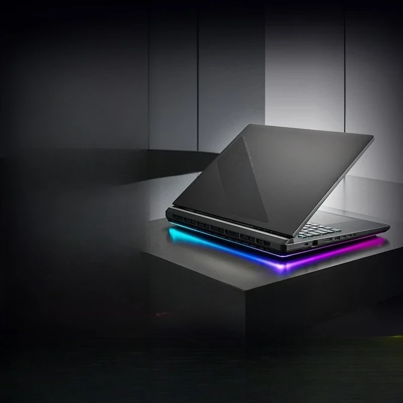 18-Inch Gaming Laptop (U9 290HX Plus 128G 8T RTX5090 4K 240Hz HDR1000)