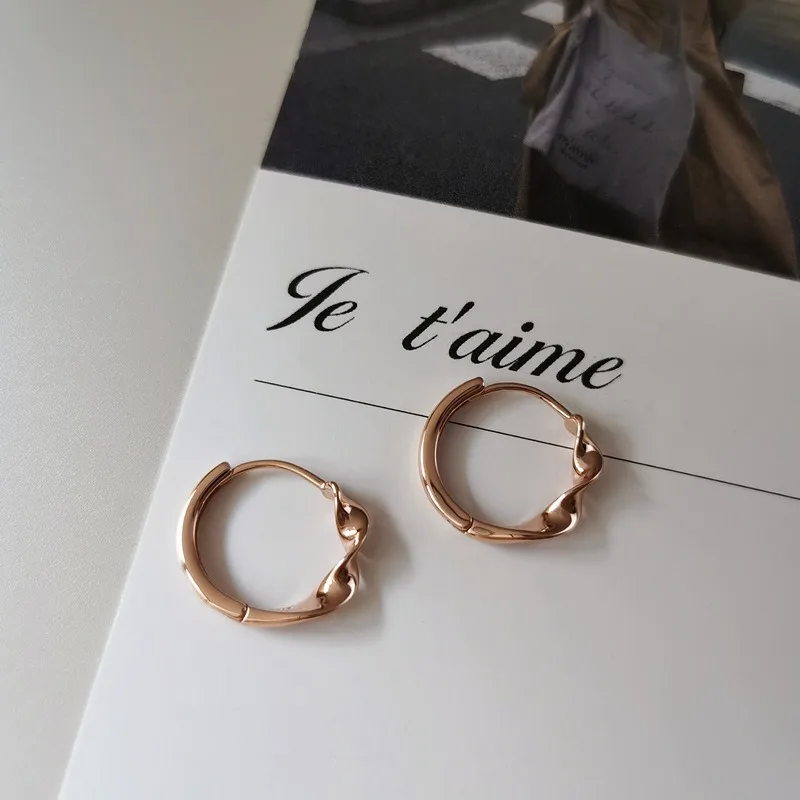 

Mobius Hoop earrings Simple cool style S925 silver buckle temperament earrings geometric personality commuter