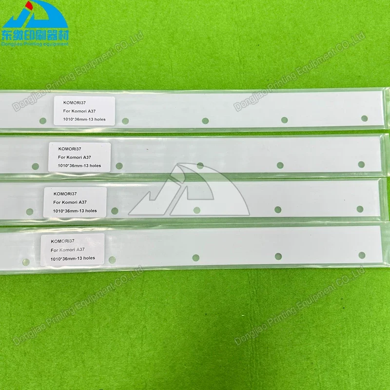 

1010x36mm 13 Holes Wash up Blade for Komori A37 Offset Printing Machinery Spare Parts 1010*36mm 13 Holes Wash up Blade