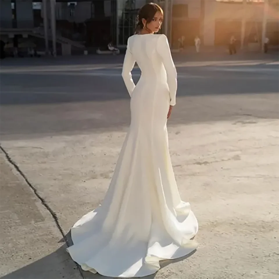 Abiti da sposa in raso a sirena con scollo a V in rilievo bianco elegante personalizzato 2024 Abito da sposa con cerniera in tulle a maniche lunghe con strascico