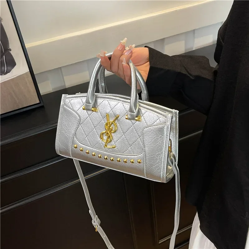 

Luxury Large Capacity Tote Bag Women's Minimalist Vintage Crossbody Purse High-End Leather Commuter Shopper With Modern Letter