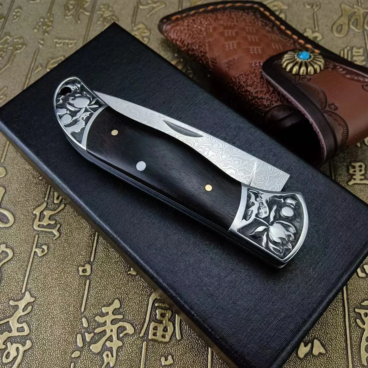 Damascus Steel Blade High Hardness Folding Knife Cedarwood Handle with Cowhide Sheath Outdoor EDC Camping Climbing Tools Gift