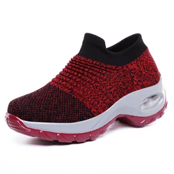 Nuove scarpe sportive da donna di grandi dimensioni scarpe da donna casual di moda leggera con superficie in rete cuscino d'aria sneakers da donna da corsa spesse