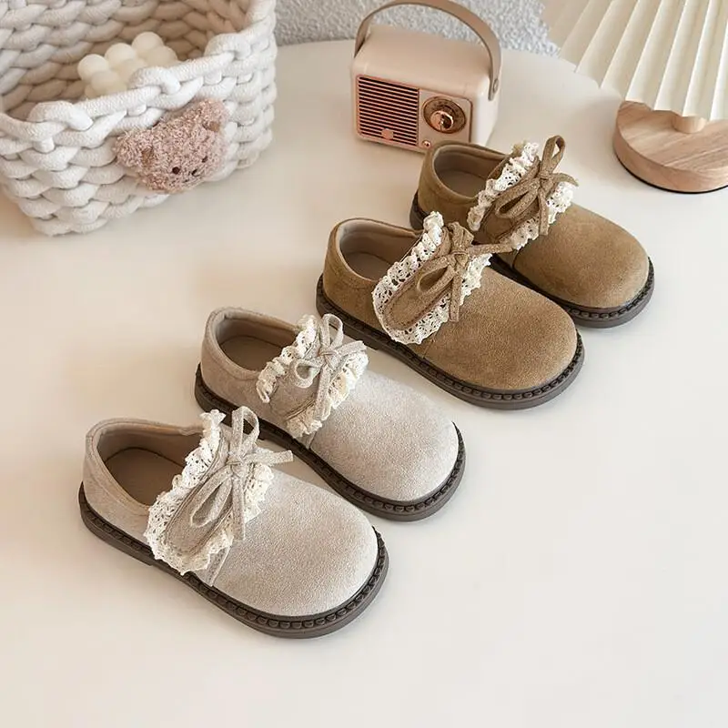 

Kawaii повседневная обувь, модная детская обувь для девочек, замшевая обувь принцессы на плоской подошве с кружевом и бантом, детская винтажная кожаная обувь на мягкой подошве для