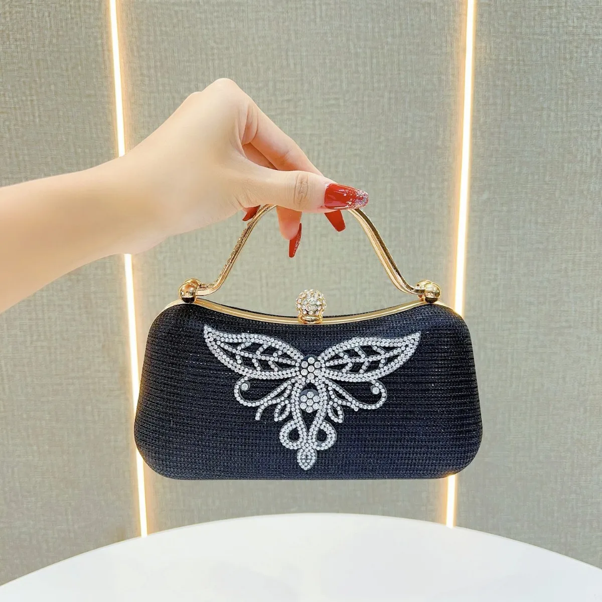 

Glamorous Rhinestone Pearl Clutch Women’s Elegant Xiaoxiangfeng Banquet Bag Celebrity Wedding Stage Party Dinner Handbag Purse