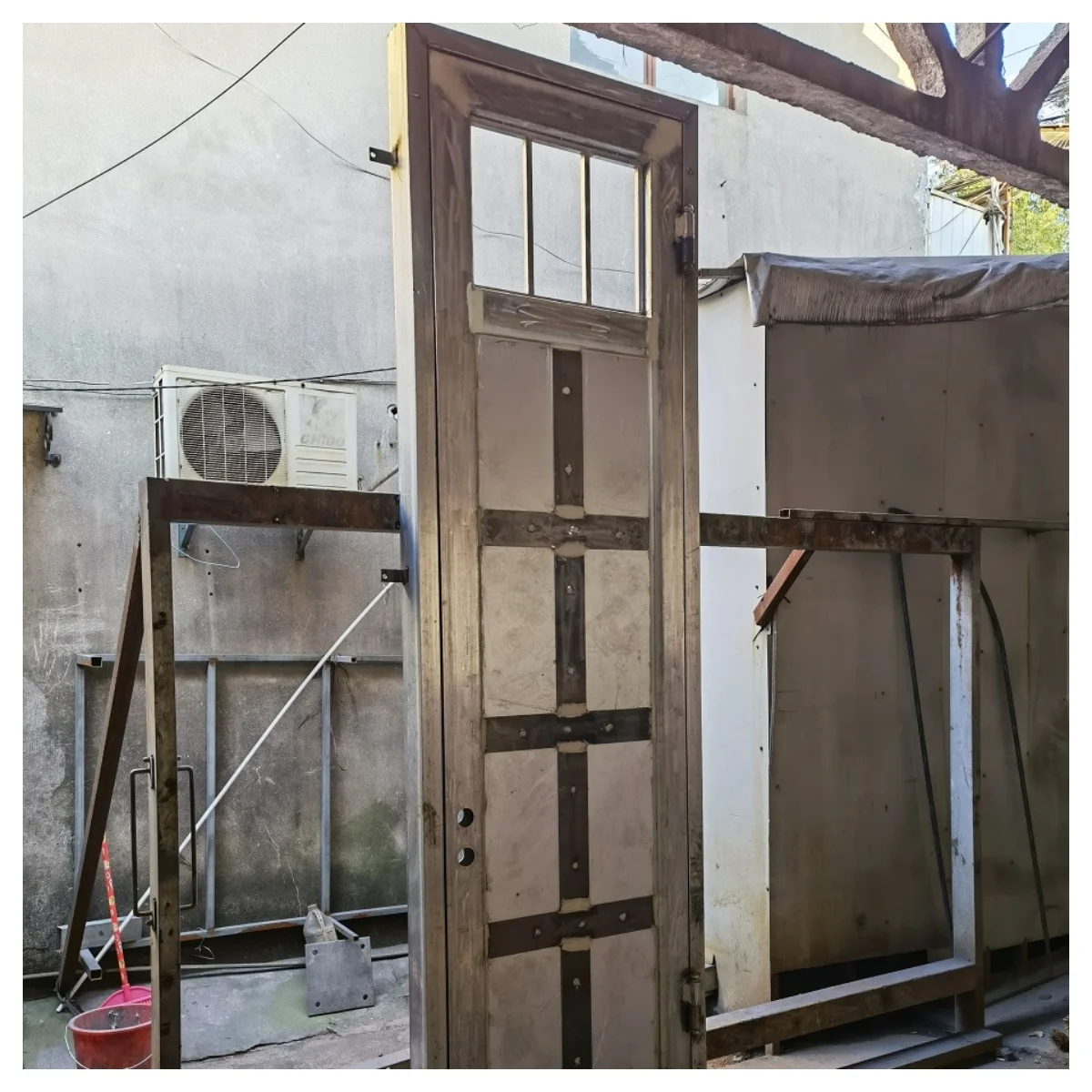 

Wholesale Steel Metal Wrought Iron Door French Modern Simple Grill Front House Entrance Doors For Home