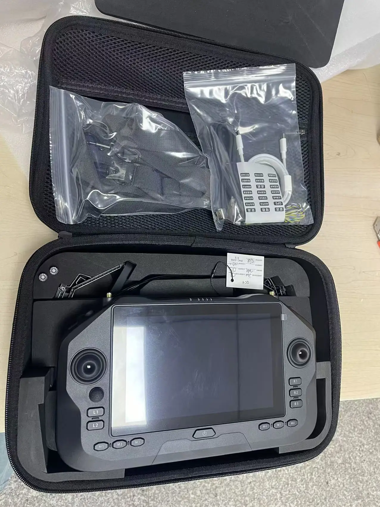 

Новая портативная заземляющая станция SIYI UniRC 7 Pro с двухчастотным диапазоном 2,4 и 5 ГГц, интеллектуальный контроллер с 7-дюймовым разрешением 1080P