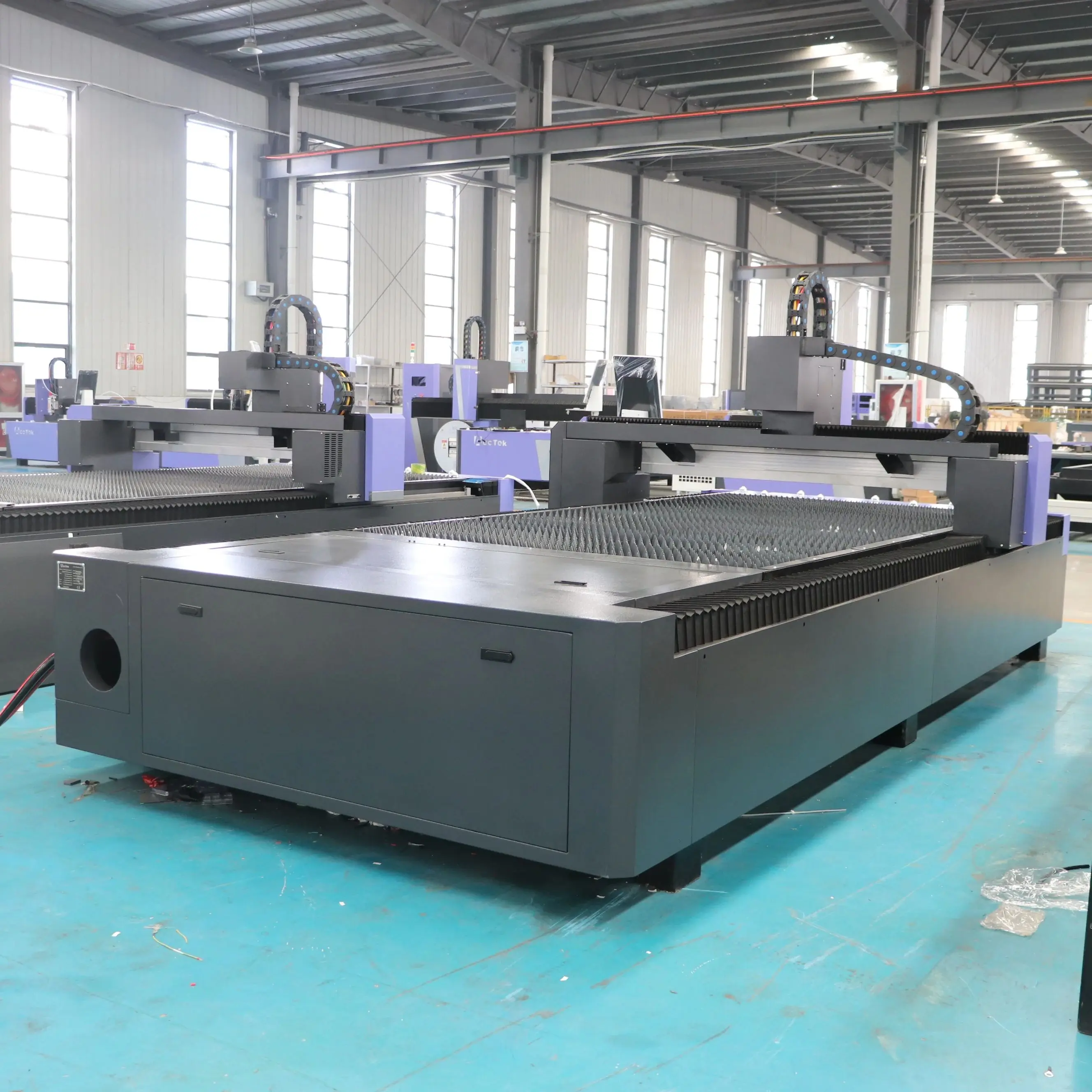 Mesin Pemotong Laser Serat CNC Kuningan Aluminium Baja Tahan Karat 1500W 2000W 3000W Max Raycus Au3tech