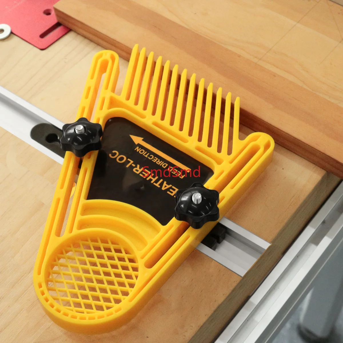 Two Piece Multifunctional Adjustable Feather Board Set, Suitable for Woodworking Table Saws and Carving Machines.