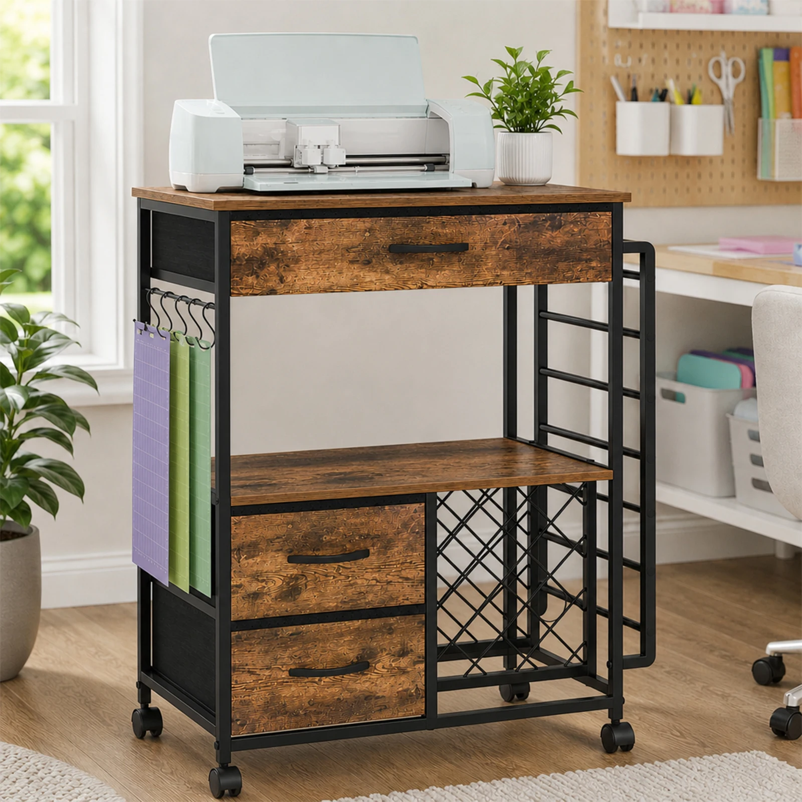 Tavolo da lavoro per l’organizzazione e lo stoccaggio di materiali per macchine Cricut, supporto per stampante con ruote, mobiletto mobile per materiali con piano in legno, cassetti in tessuto,
