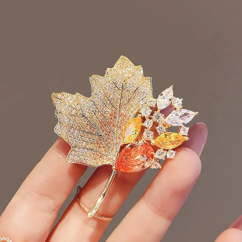 

Rhinestone Maple Leaf Brooches For Women Sweater Coat Dress Accessories Clip Pin Buckle Shining Gold Color Fine Jewelry