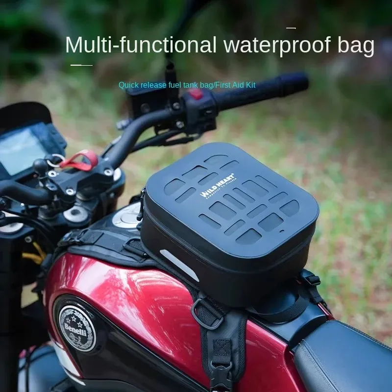 

Multi-functional Waterproof Bag TPU Material 2.5L Motorcycle Tank Bag Quick Disassembly Outdoor First Aid Kit Wear-resistant