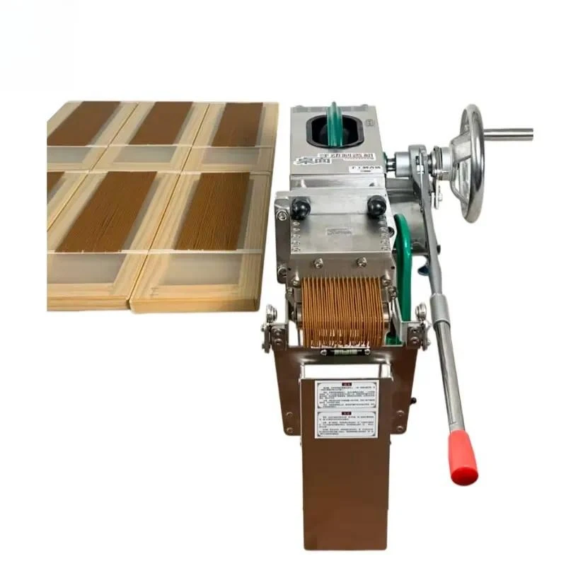 Compact manual aromatherapy stick extruder for space-saving aromatherapy production
