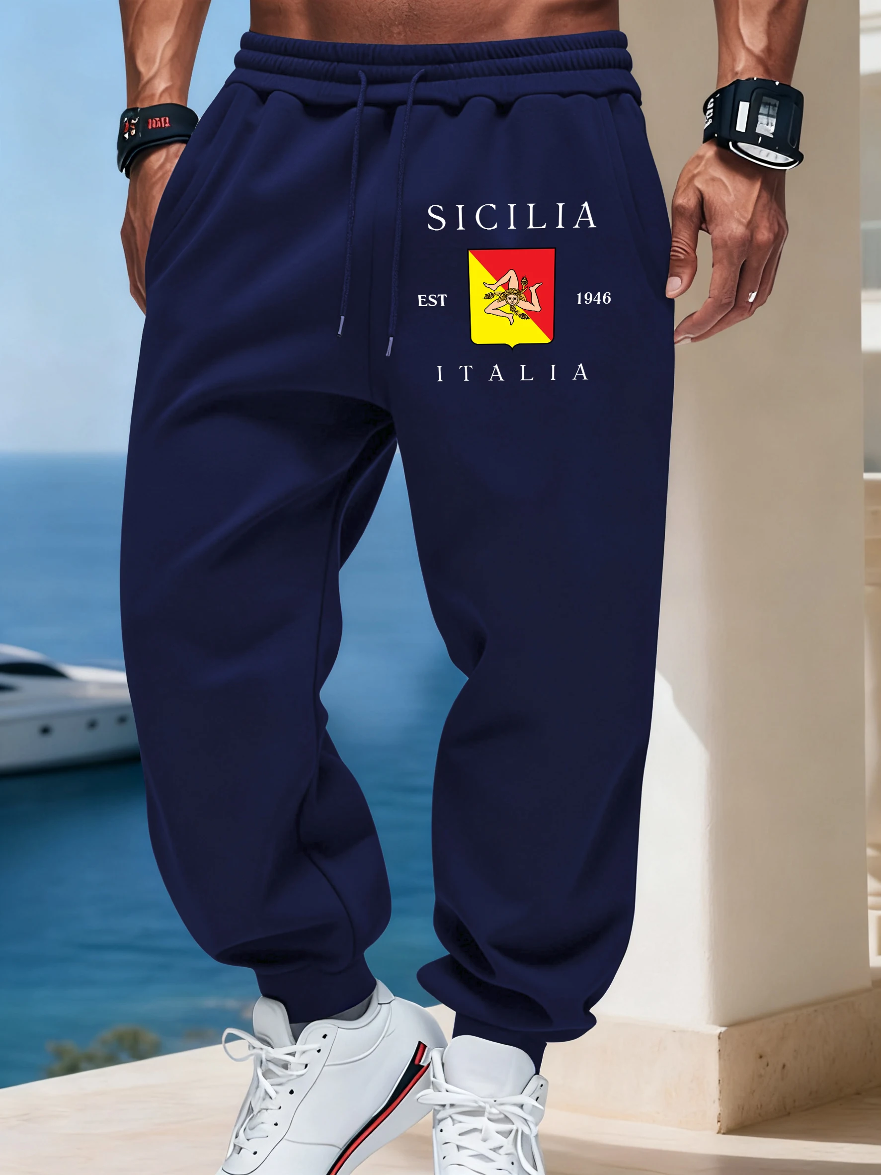 

Sicilia Italia Est 1946 Printed Winter Pant Men Fleece Pocket Trousers Autumn Trendy Britches Street Elastic Waist Sportpants