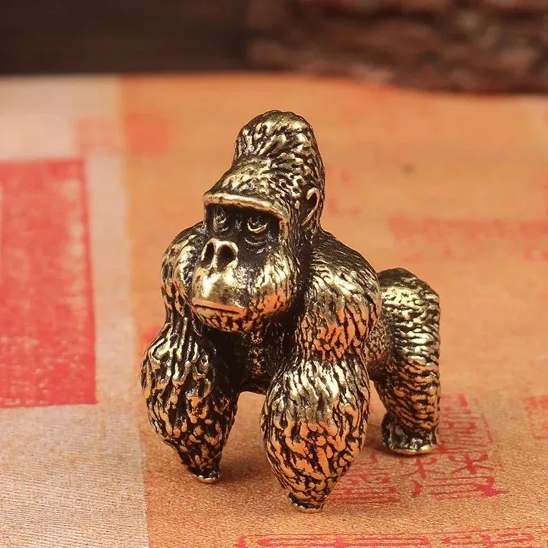 Retro Bionic Art Brass Miniature Gorilla Statuette, Modern Hand‑Carved Creative Figurine, Desktop Craft Ornament