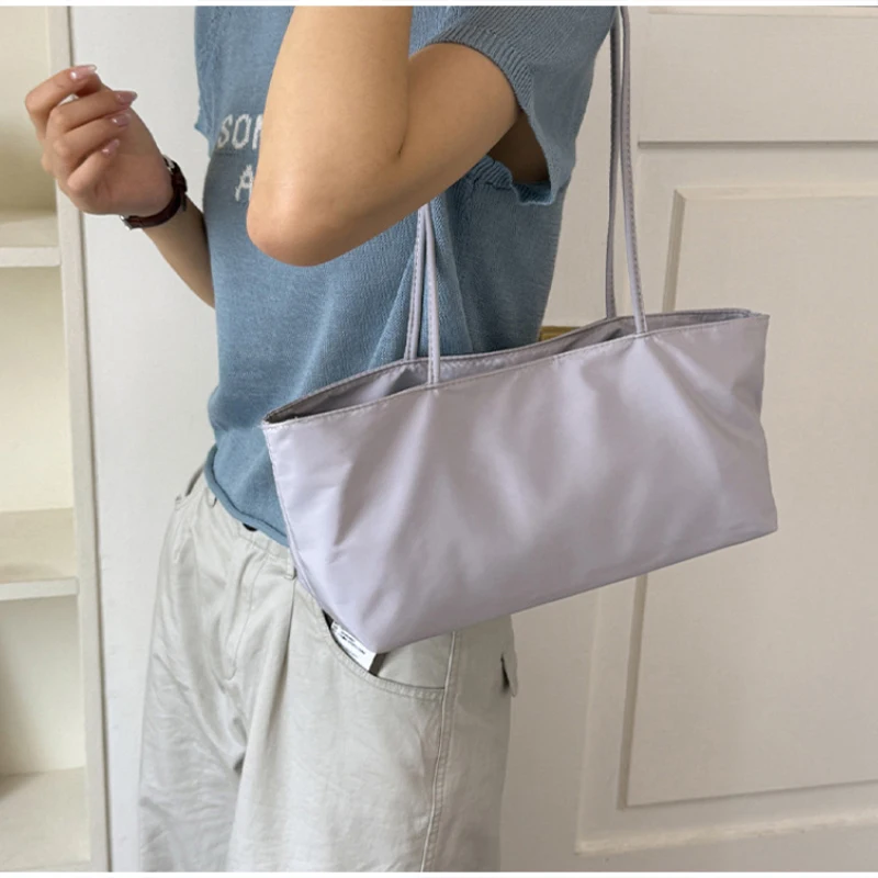Minimalistische Nylon-Umhängetasche mit passender Handtasche, leichte, vielseitige Damen-Unterarmtasche, einfarbige Alltagstasche – Detail 28