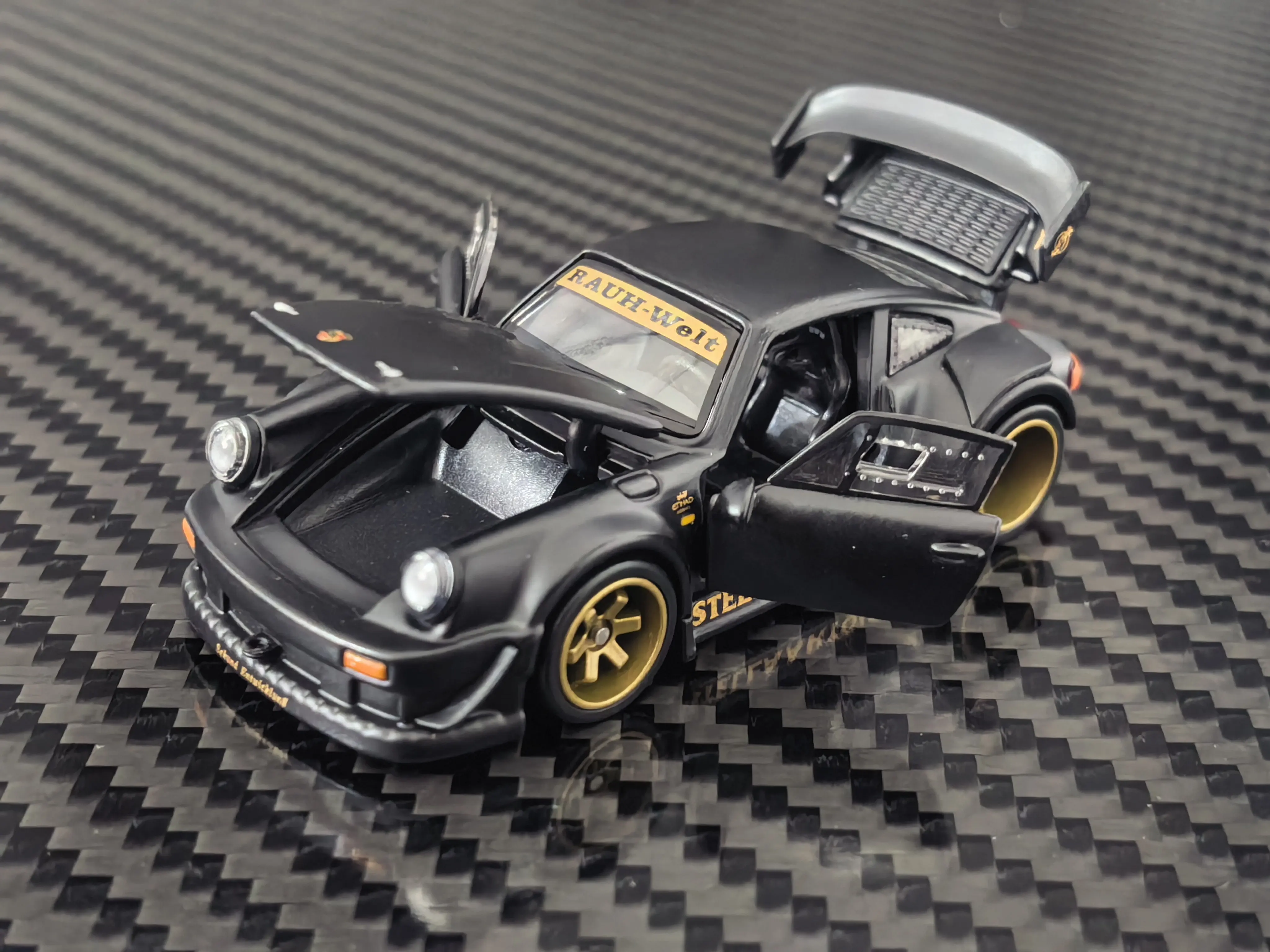 HG64 x FG 1:64 RWB930 GT Wing Stella Artois Black Druckguss-Modellauto