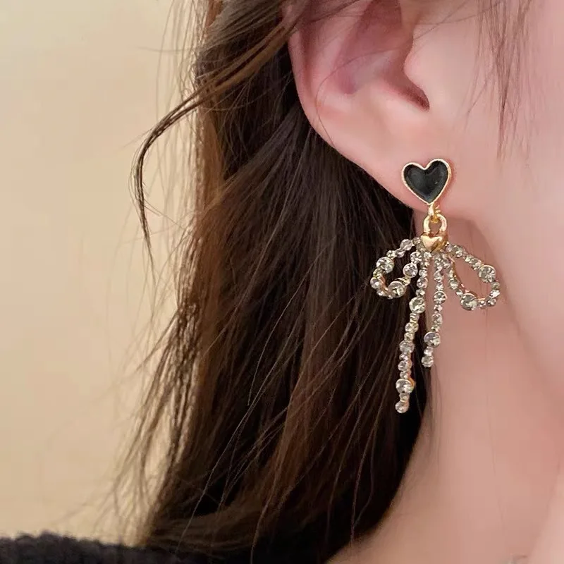 

2024 New Design Sense Black Heart shaped Zircon Bow Tassel Earrings Fashion Jewelry Accessories for Women
