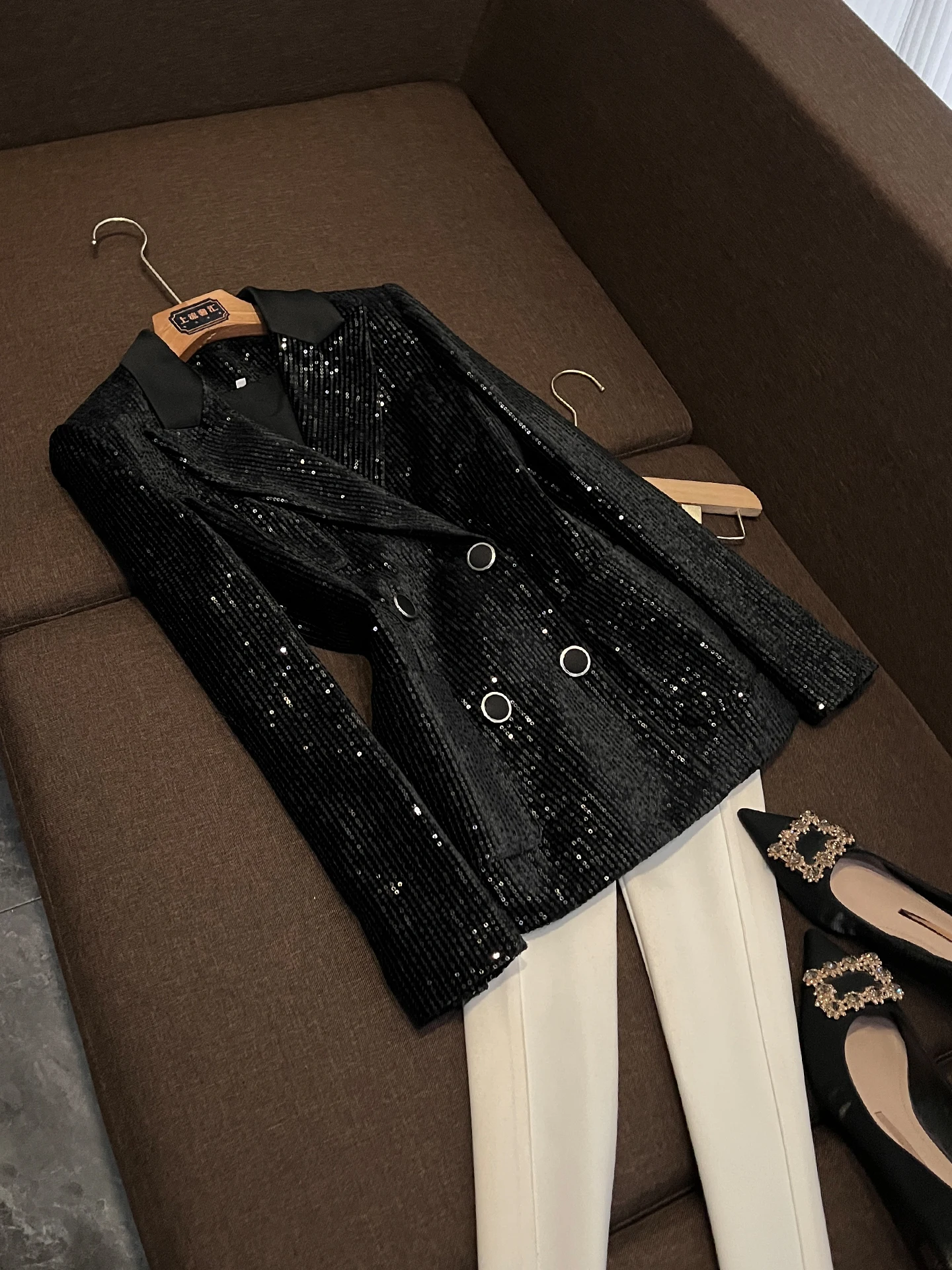 

Ele Faion 2026 New Gold Velvet Double Buttoned West Sle Slimming iny Sequins Coat Commute Sle Long Sve Suit