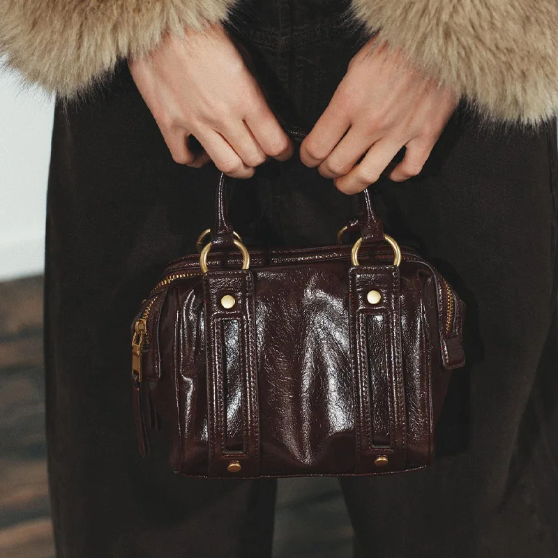 

Ele Retro Soft Leather Women's Handbag Luxury Cylinder Crossbody Shoulder Bag Versatile Pillow Style 2026