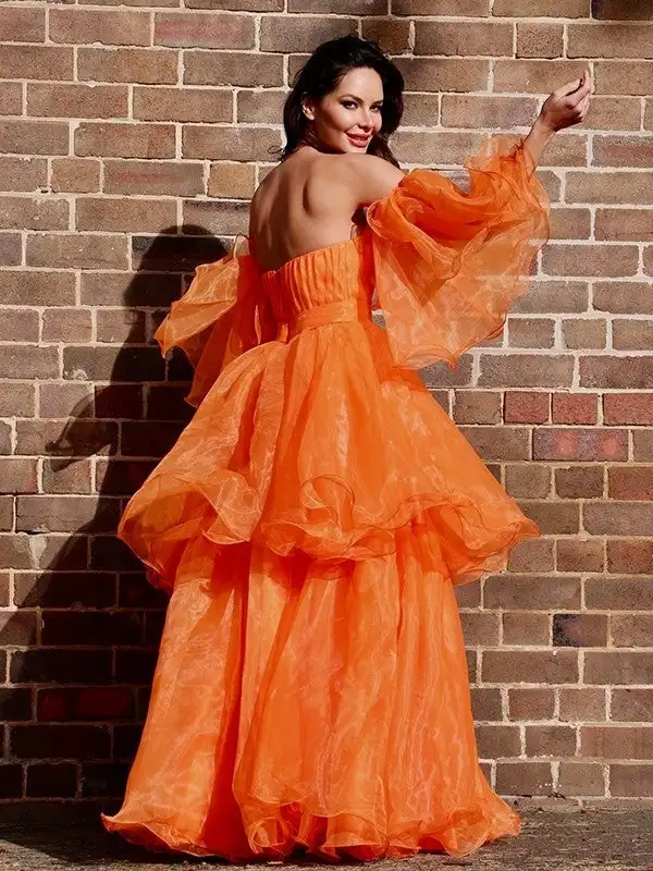 Couture Hot Orange Puffy Organza abiti da festa lunghi formali con maniche a sbuffo abiti da sposa a trapezio graziosi