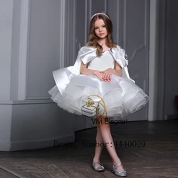 White Scoop Flower Girl Dresses Tiered senza maniche Birthday muslimin pettorina flaconi per cluteria sniff per Princess 2023 Satin Wedding Party Gowns Summer