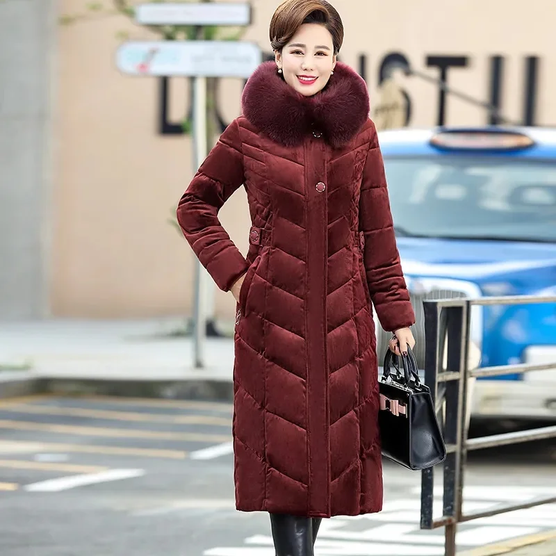 Long Mom's Winter Parka Quilted Elegant Luxurious Golden Velvet Down Cotton Coat Middle-aged Elderly Women's Thick Warm Jacket