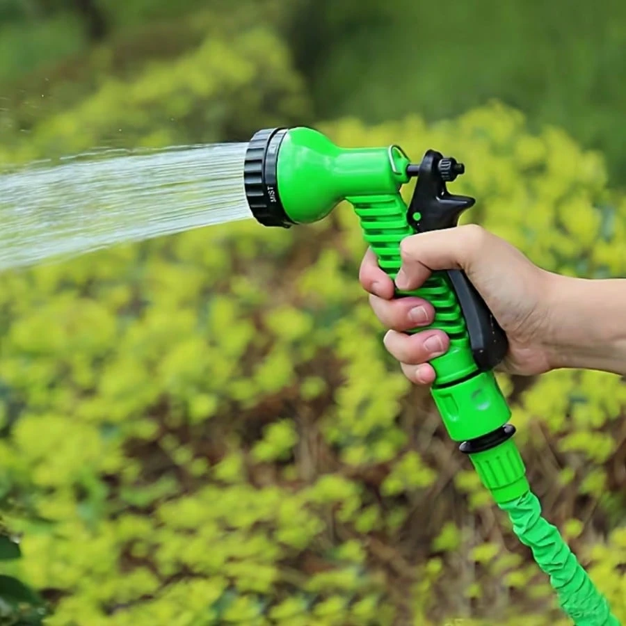 Pistola a spruzzo per irrigazione da giardino con 7 modalità, ugello multifunzionale per tubo, pistola manuale per irrigare piante, lavare auto e bagnare animali domestici.