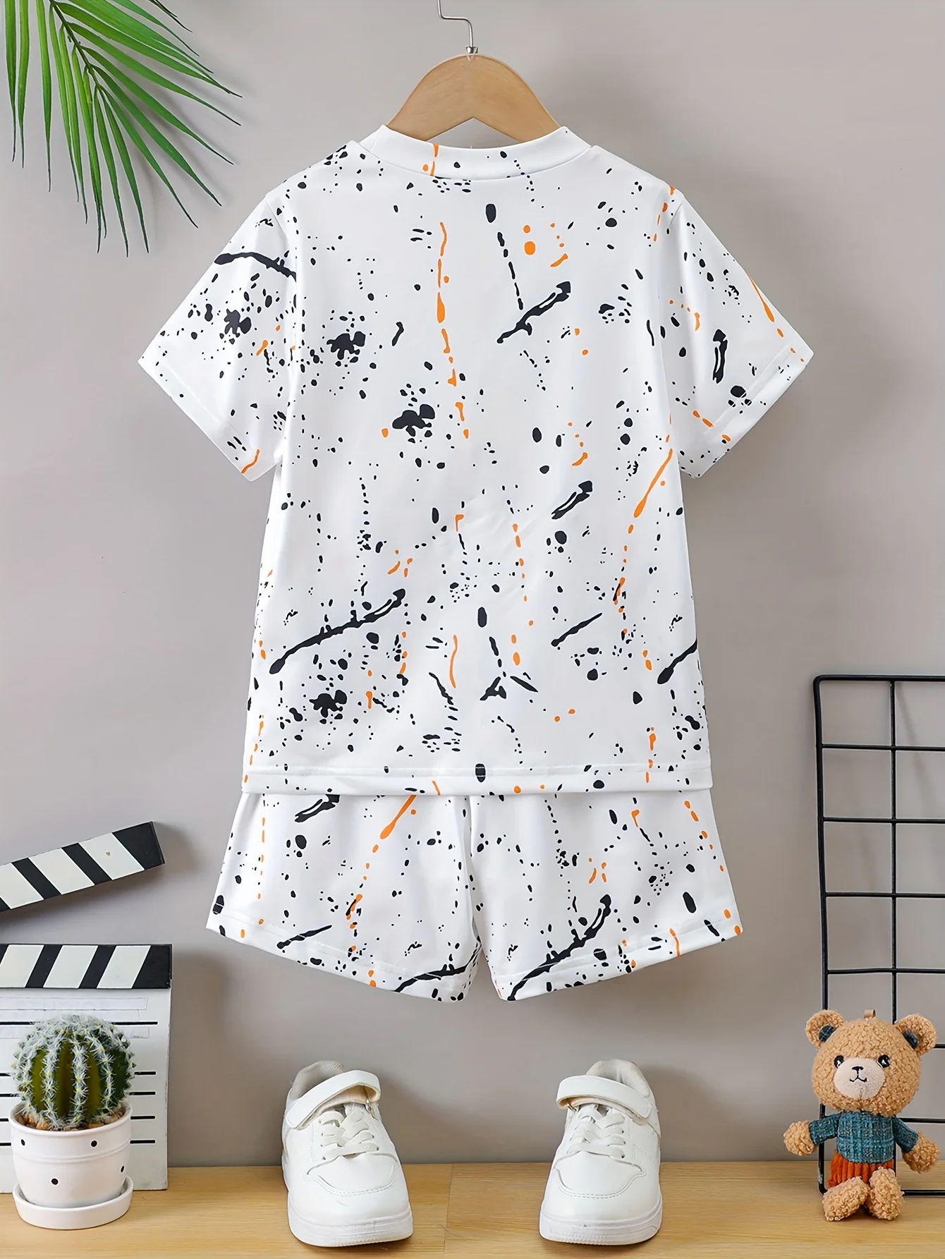 Summer new casual comfort casual sports style boy print short sleeve T-shirt and sports shorts set