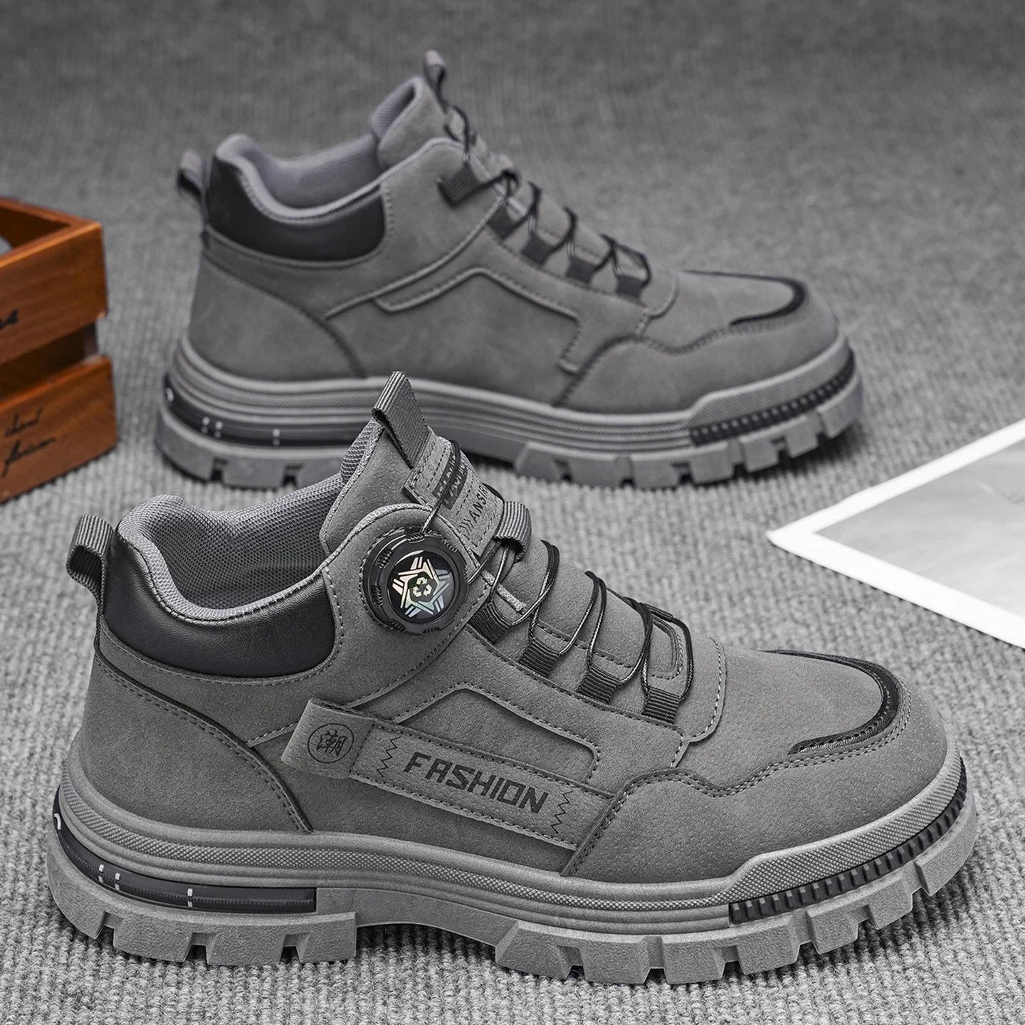 High-top men's versatile and comfortable hiking boots, outdoor fashion trendy thick-soled casual sports shoes