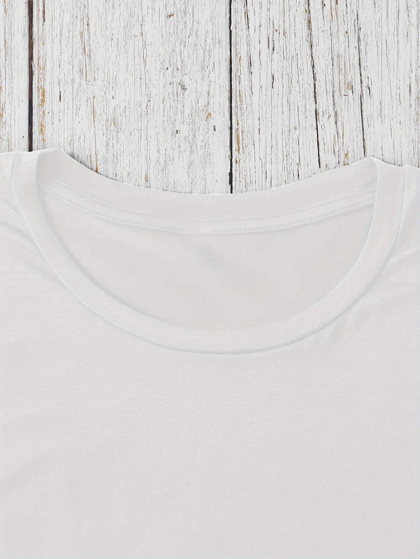 เสื้อยืดแขนสั้นคอกลมแฟชั่นผู้หญิง สไตล์สตรีทสุดฮิตสำหรับฤดูใบไม้ผลิและฤดูร้อน สี่ฤดู