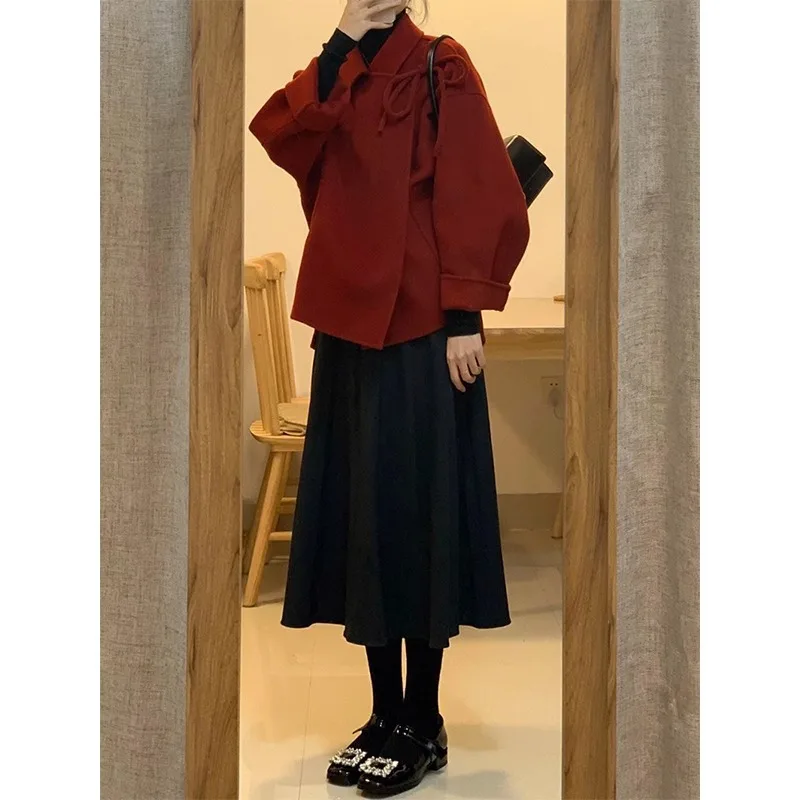 

Красное свадебное платье, зимнее пальто, повседневный наряд, кейп-куртка в стиле «богатой девушки», комплект «Год Обезьяны», коллекция осень-зима