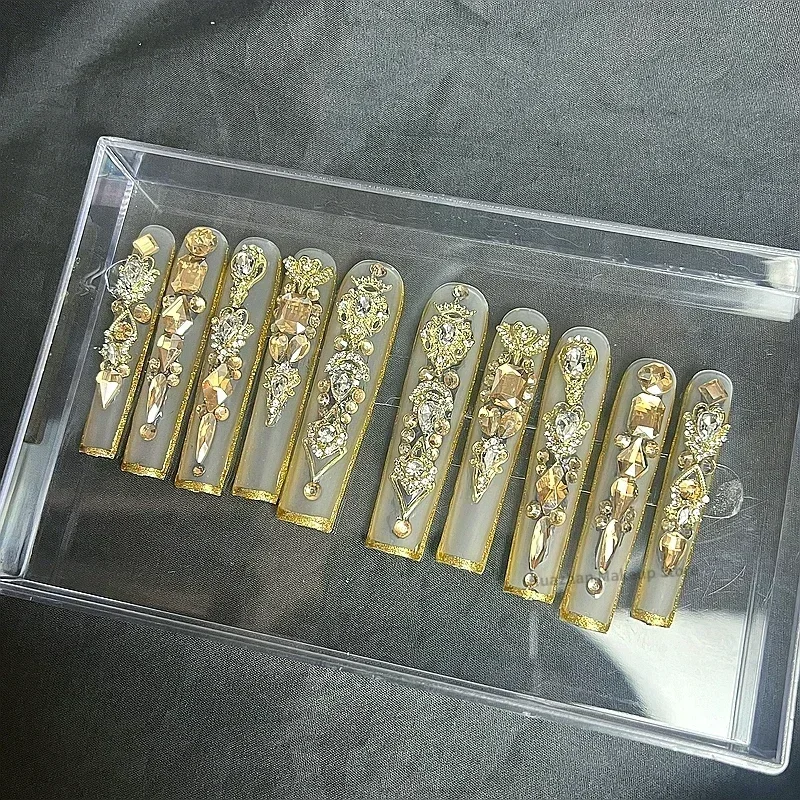 Niestandardowy Bling Champagne Color Rhinestone XXXL Long Square Coffin Press On Nails Ręcznie robione sztuczne końcówki do paznokci wielokrotnego użytku Fake Nail Party