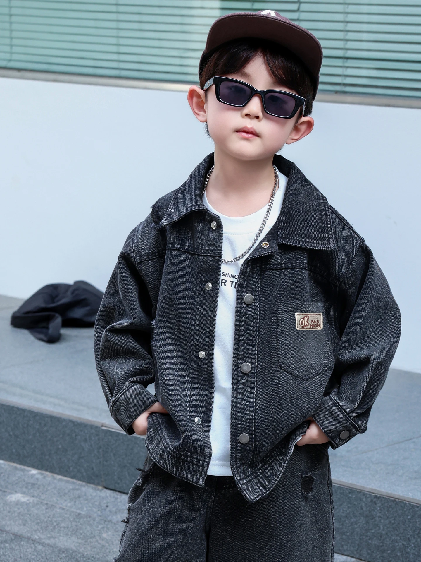 

Джинсовая куртка для мальчиков Sli Boys, детская, весенне-осенняя, модная, для маленьких мальчиков, милый наряд, корейская версия, износостойкая, длинная.