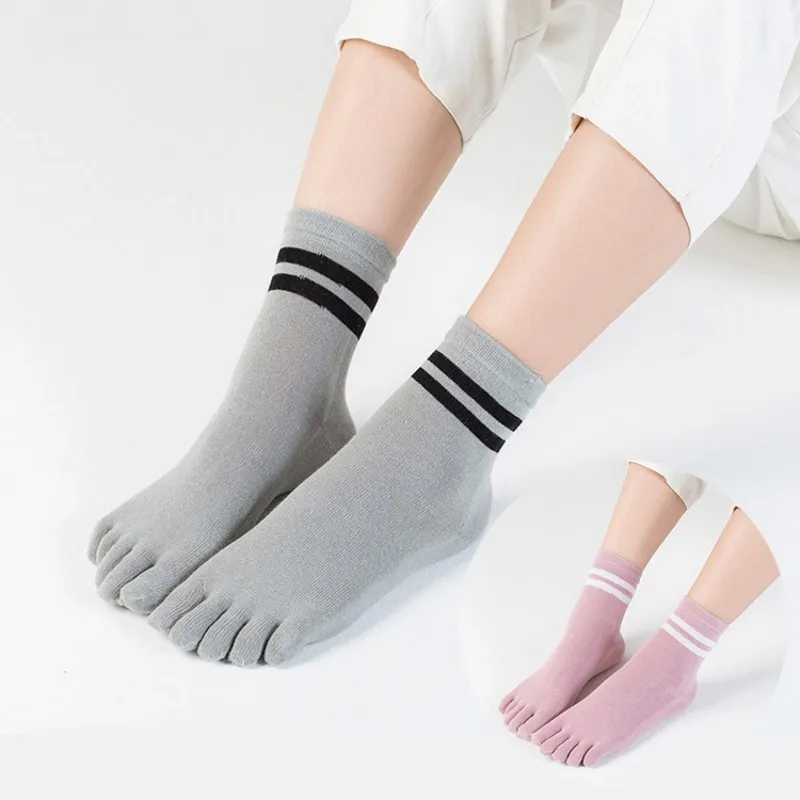 Women's Socks Japanese Harajuku Sweat-Absorbing Breathable Soft Cotton Socks For Girl Retro Stripe Simple Versatile Toe Socks
