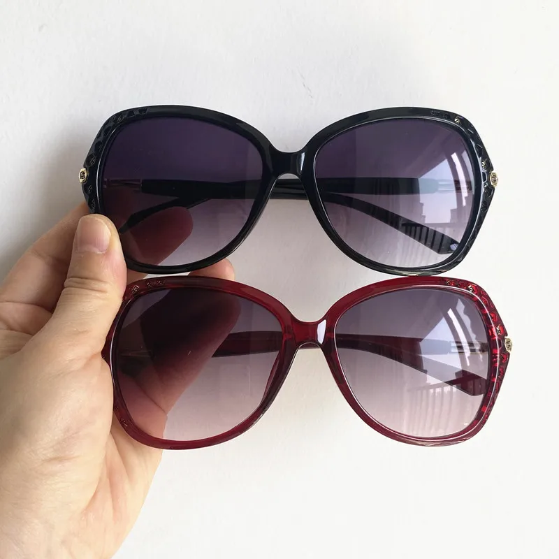 Women Temperament Sunglasses Hollow Design Sun Glasse Oversize Frame Anti-UV Spectacles Retro Eyeglasses Fashion Ornamental