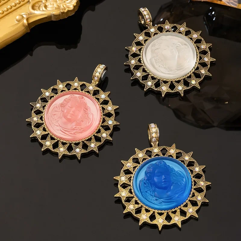 Medieval vintage Moen face necklace temperament fashionable versatile pendant retro court wind magnetic attraction medieval