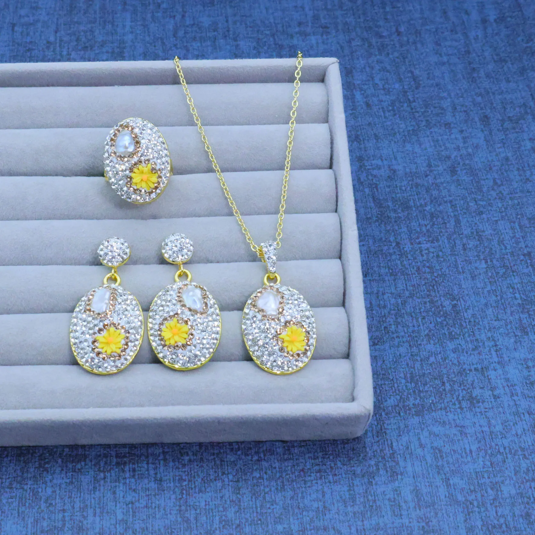 New style sweet and cute yellow flower crystal jewelry DIY three-piece earrings necklace ring handmade design
