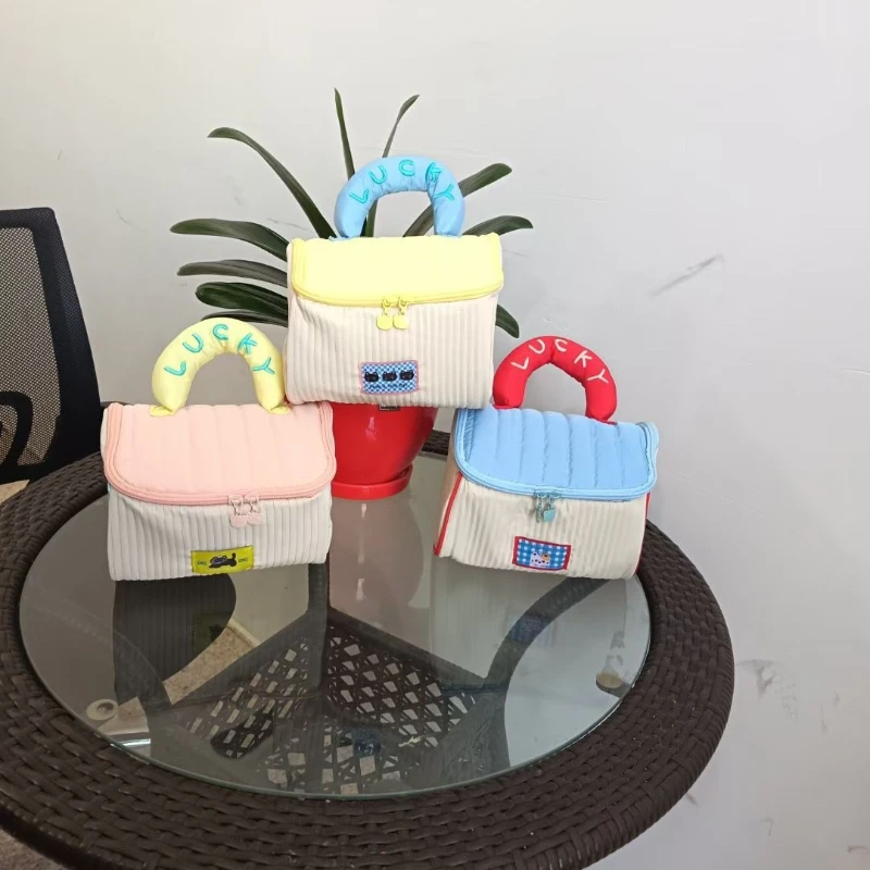 

Cute House Makeup Bag Soft and Plush Contrast-Color Toiletry Bag Travel Portable Handbag Large Capacity Storage Pouch