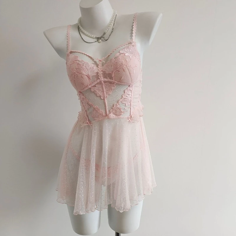 

Vintage Pajamas Women's Sleepwear Sexy Pajamas Nightdress with Chest Pad Lace Beauty Back Ice Silk Suspender Nightgowns 2026