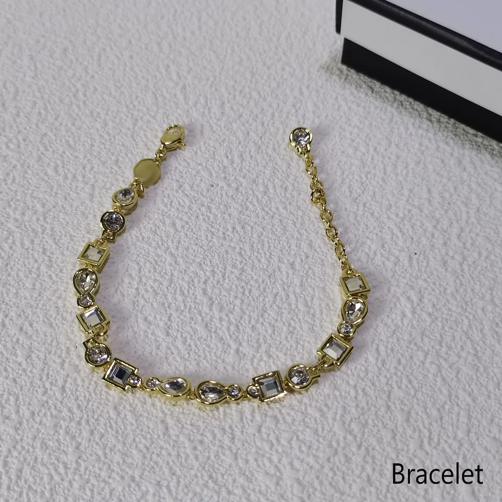2025 Nieuwe Originele Gouden Hoge Sieraden Set Mode voor Vrouwen Waterdruppel Ketting Ring Oorbellen Armband Romantisch Cadeau
