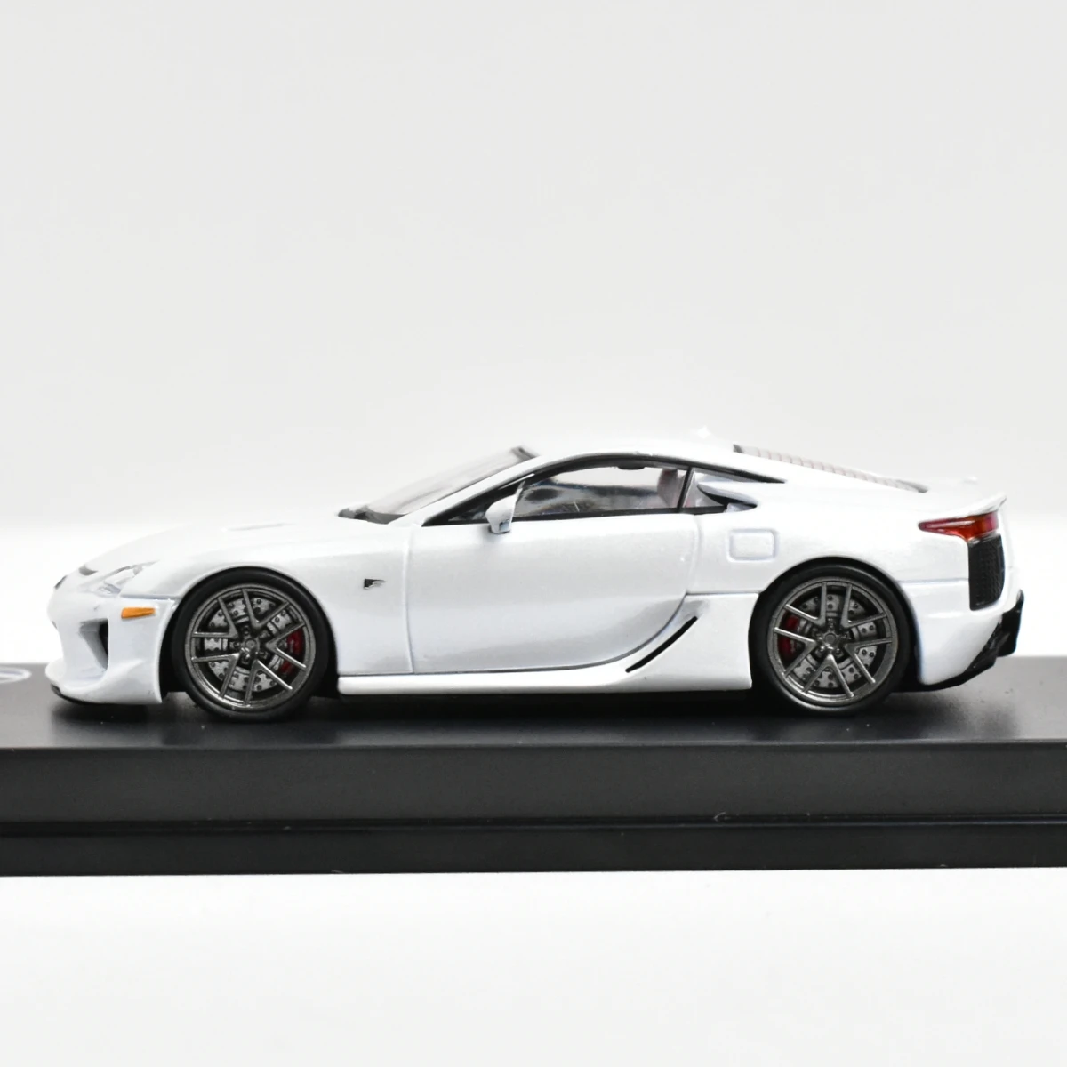 CM Model 1:64 LFA Diecast Model Car