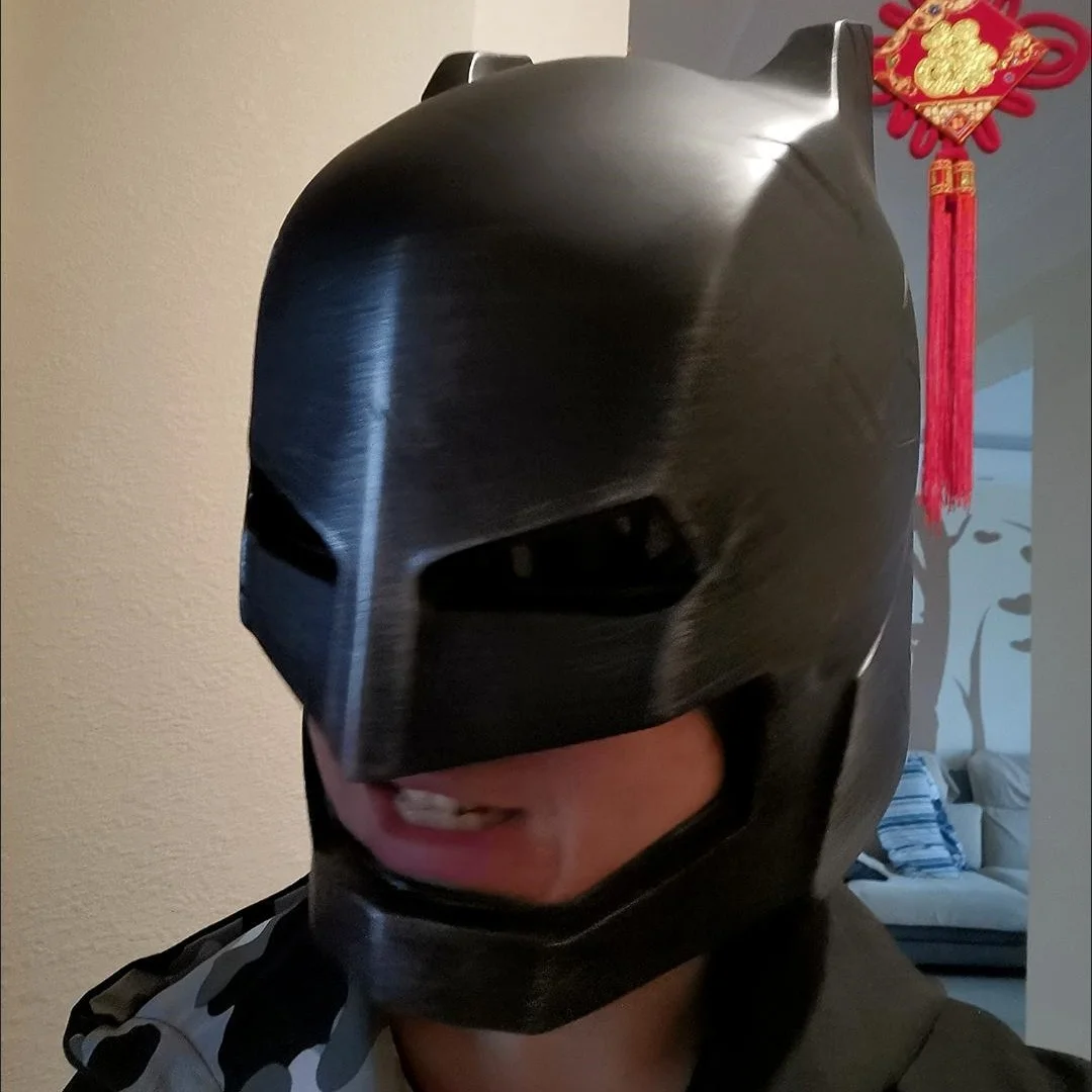 Máscara Original de Batman, casco, tocado, Batman, guapo, Tk, accesorios en vivo, película, Halloween, Cosplay, fiestas navideñas, regalo sorpresa para adultos