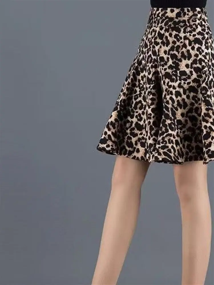 

Лето 2022, пышная юбка с леопардовым принтом и высокой талией, анти-легкая юбка для тела, элегантная утягивающая десять предметов, большие качели