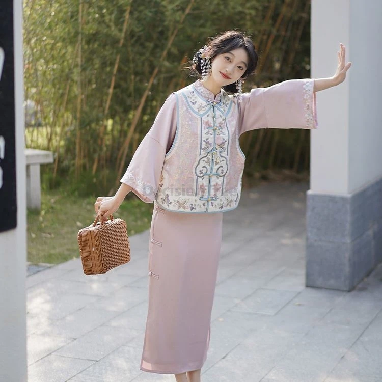 

Традиционный Cheongsam в стиле ретро китайской династии Цин 2021, улучшенный элегантный ципао со свободным разрезом, изысканный классический жилет с вышивкой