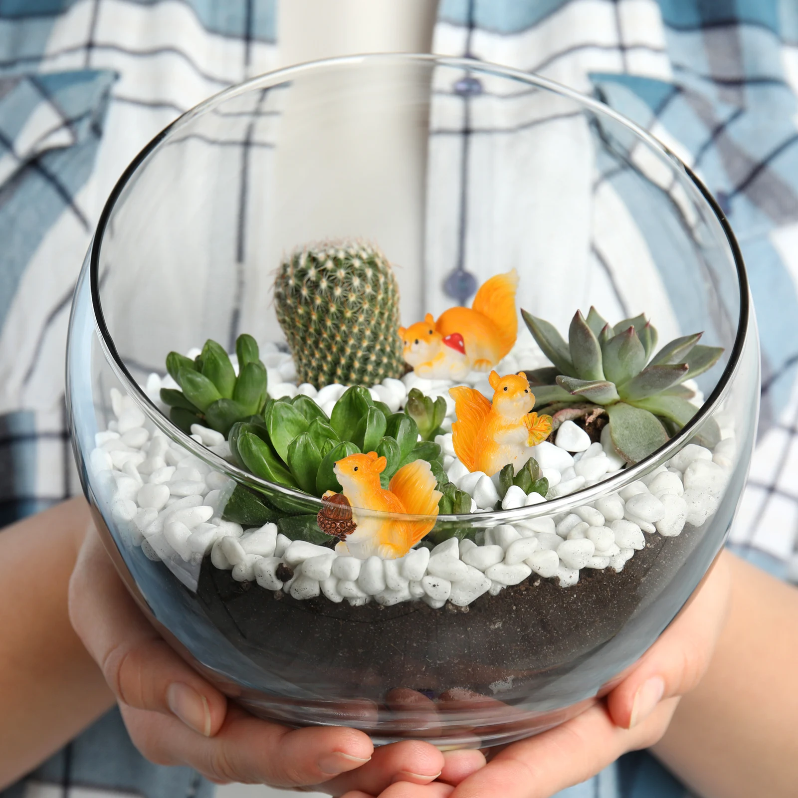 

4Pcs Tiny Squirrel Statues Resin Material Strong Durable Cake Car Bookshelf Desktop Ornament Landscape Decoration