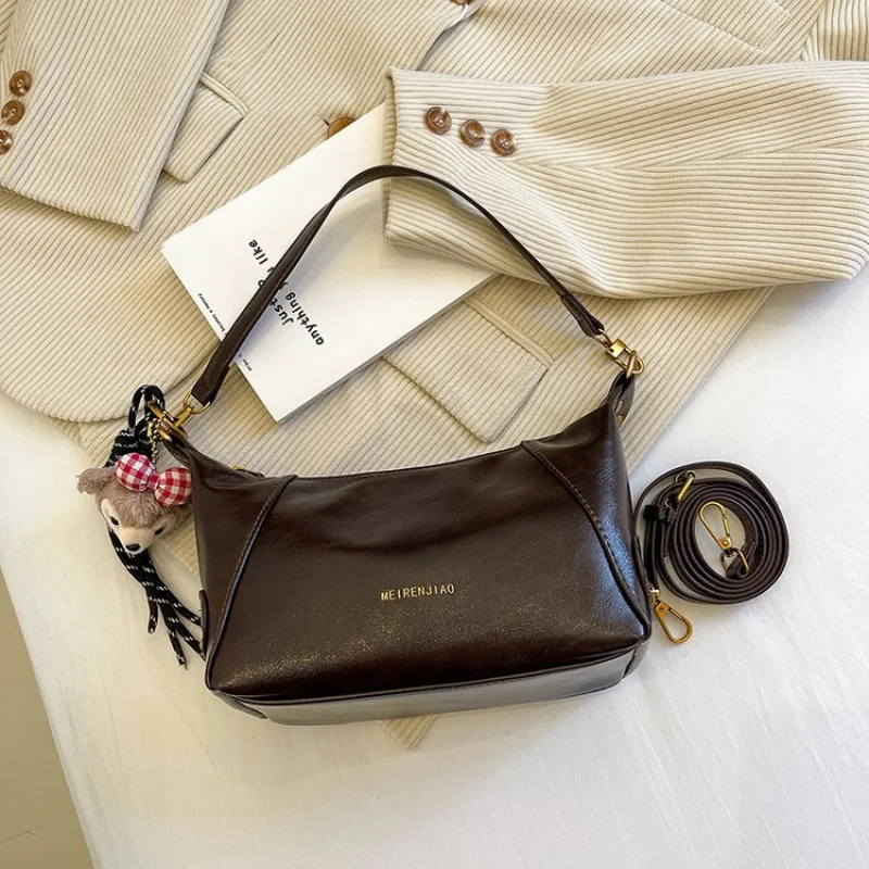 

Classic Leather Crossbody Bag For Women Luxury Brand Messenger Option Elegant And Functional With Adjustable Strap Comfort Fit